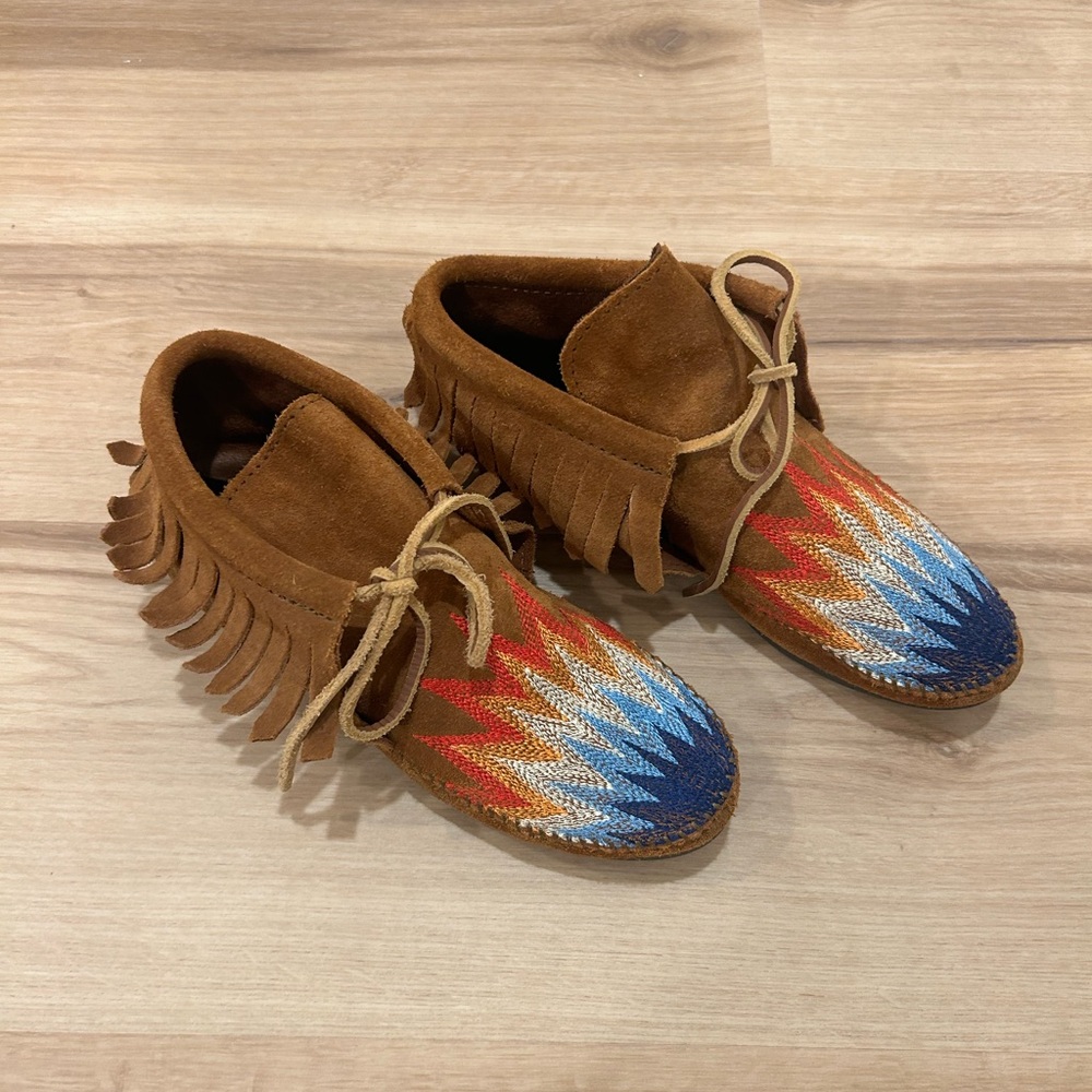 Mother x Minnetonka Rainbow Stitched Fringed Suede Leather Moccasins